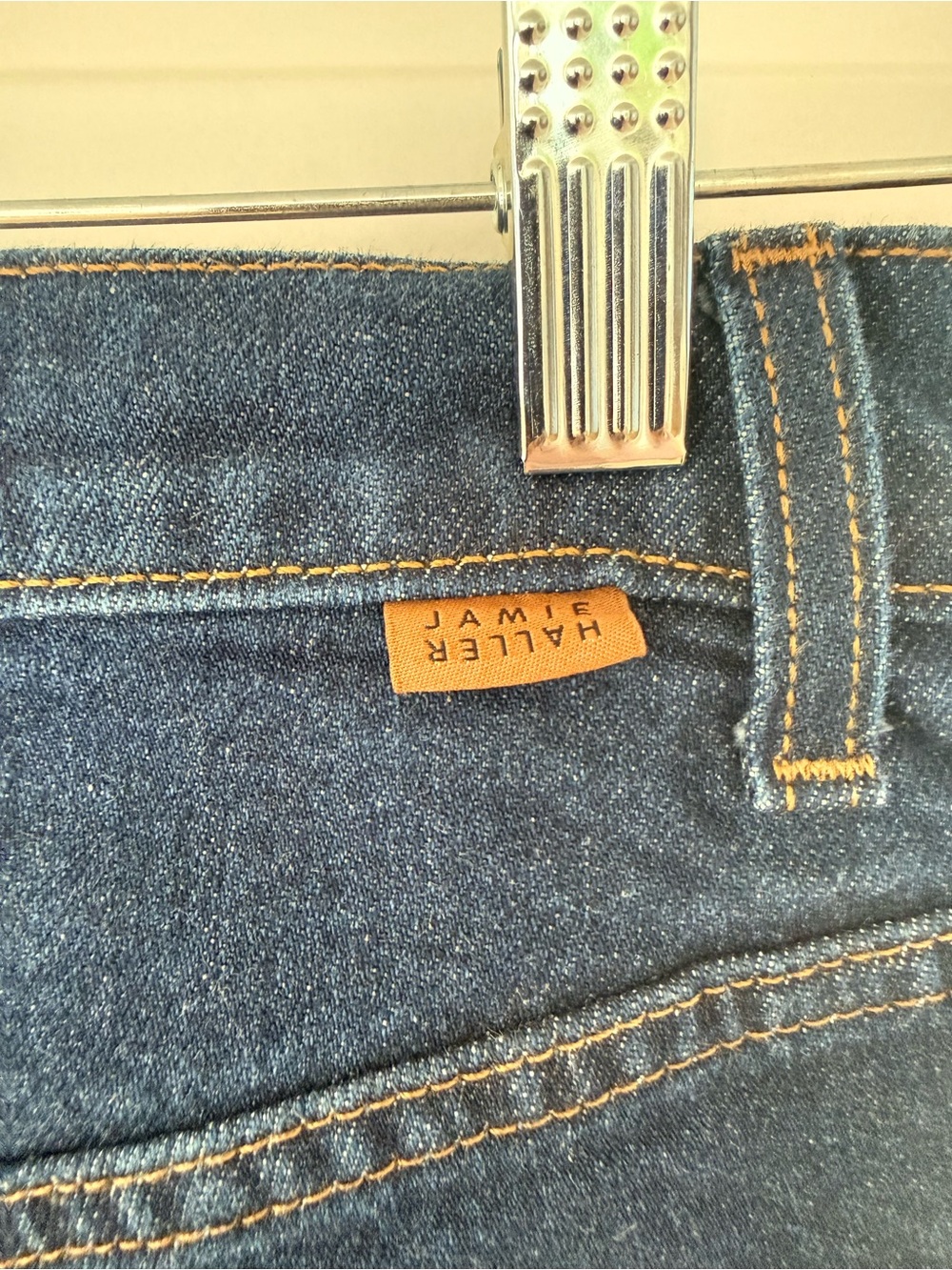 Jamie Haller High-Rise Flare Jeans in Dark Indigo size 26, never been worn - Picture 6 of 7